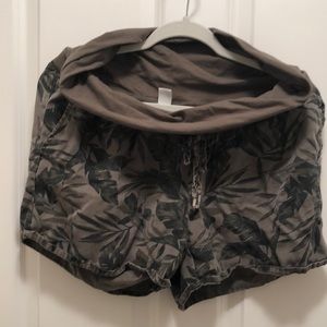 Old Navy Maternity shorts